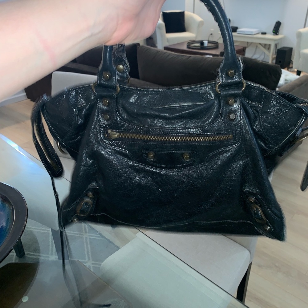 Baldnciaga classic city leather tote